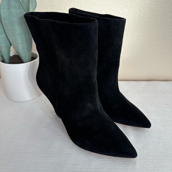 New Vince Camuto Regina Black Suede Pointed Toe cone heel Booties size 7 Rare - Picture 4 of 8